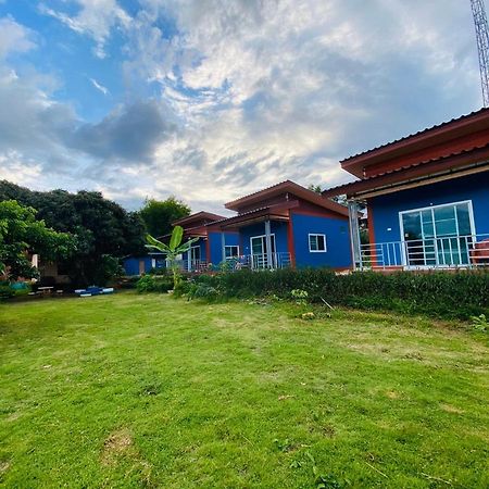 Phu Chaem House Hotel Mae Chaem Bagian luar foto
