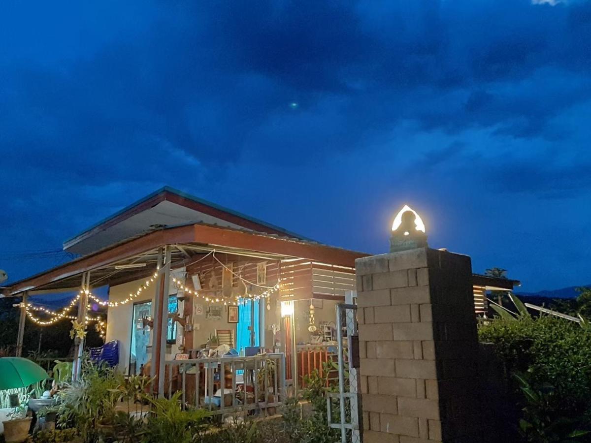 Phu Chaem House Hotel Mae Chaem Bagian luar foto