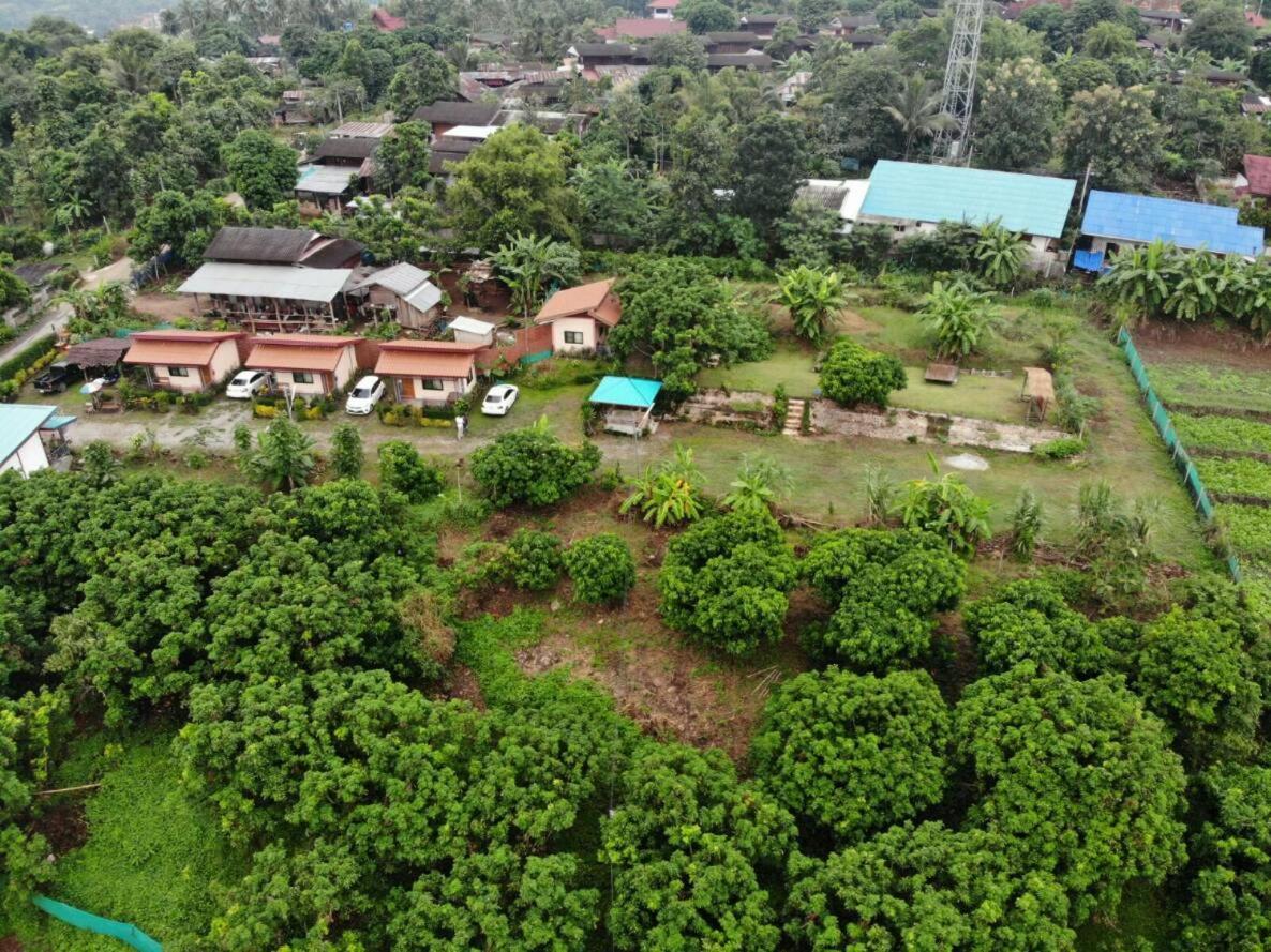 Phu Chaem House Hotel Mae Chaem Bagian luar foto