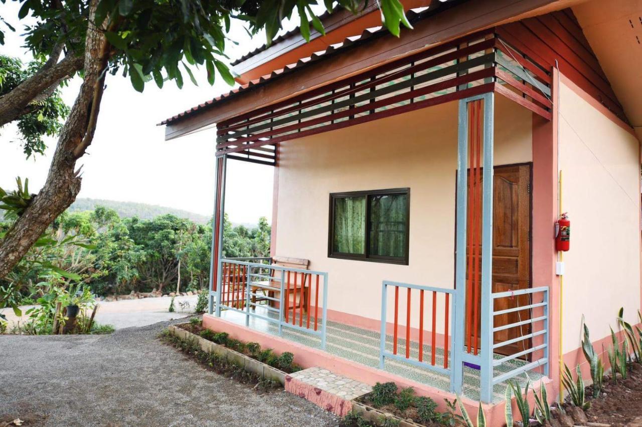 Phu Chaem House Hotel Mae Chaem Bagian luar foto