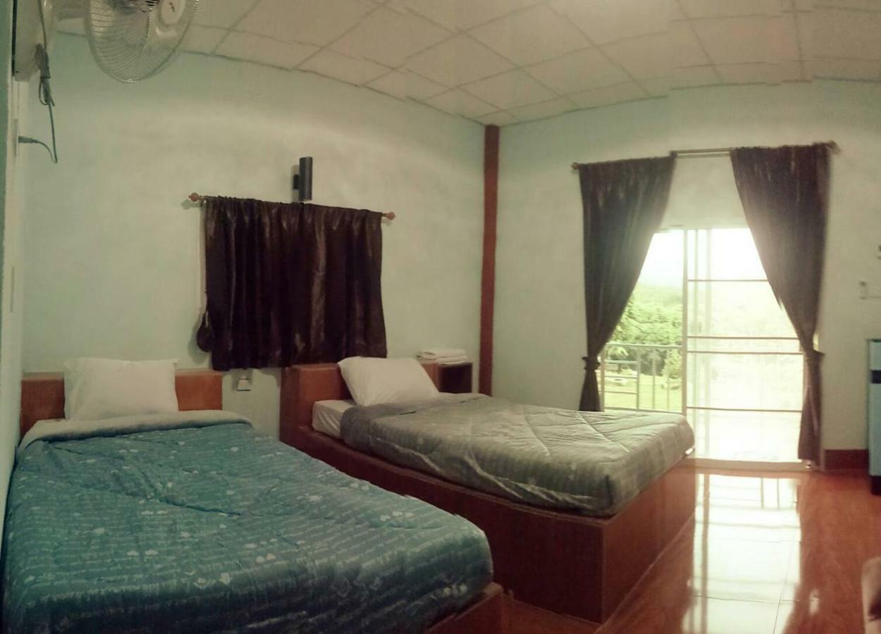 Phu Chaem House Hotel Mae Chaem Bagian luar foto