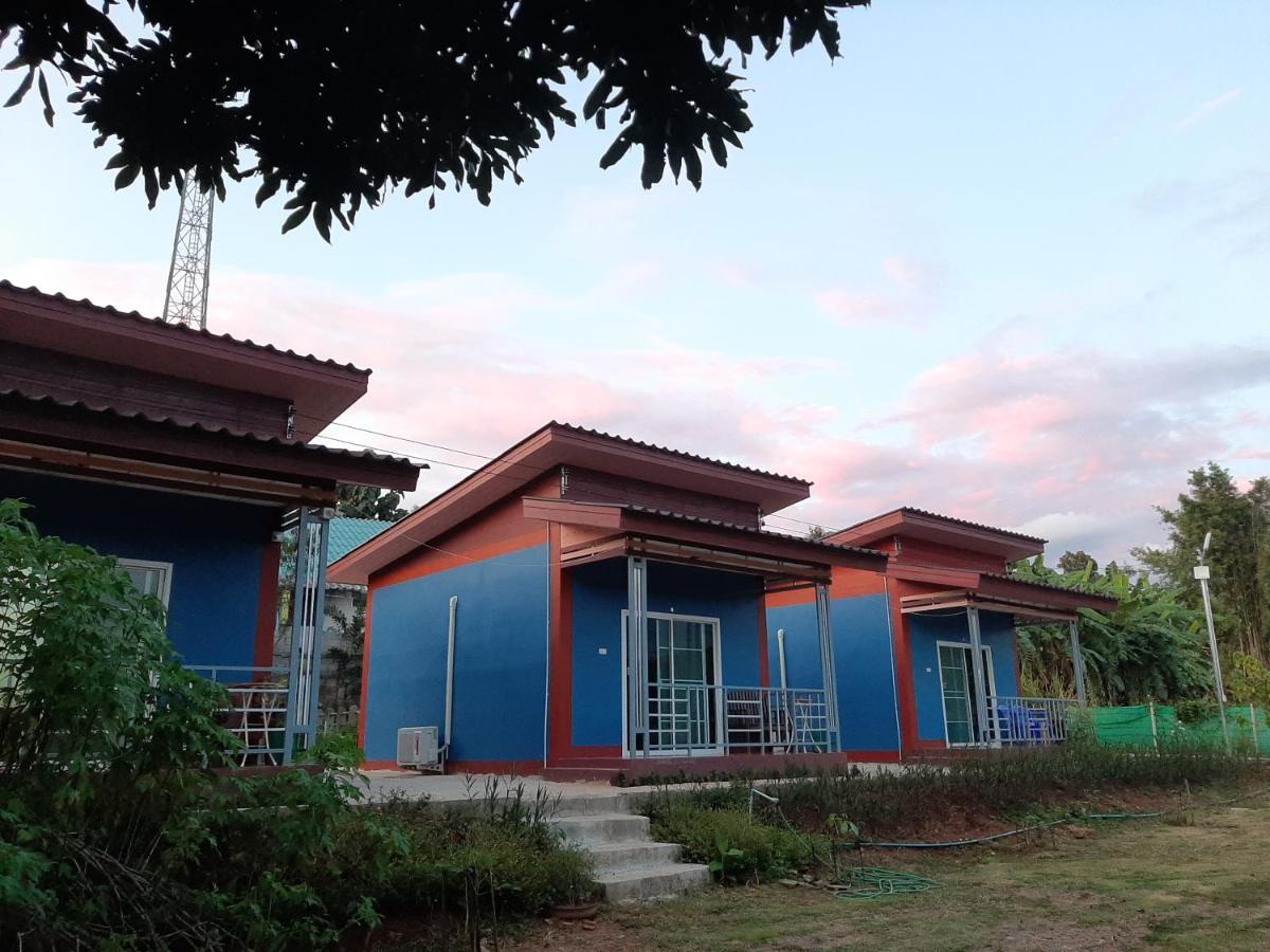 Phu Chaem House Hotel Mae Chaem Bagian luar foto